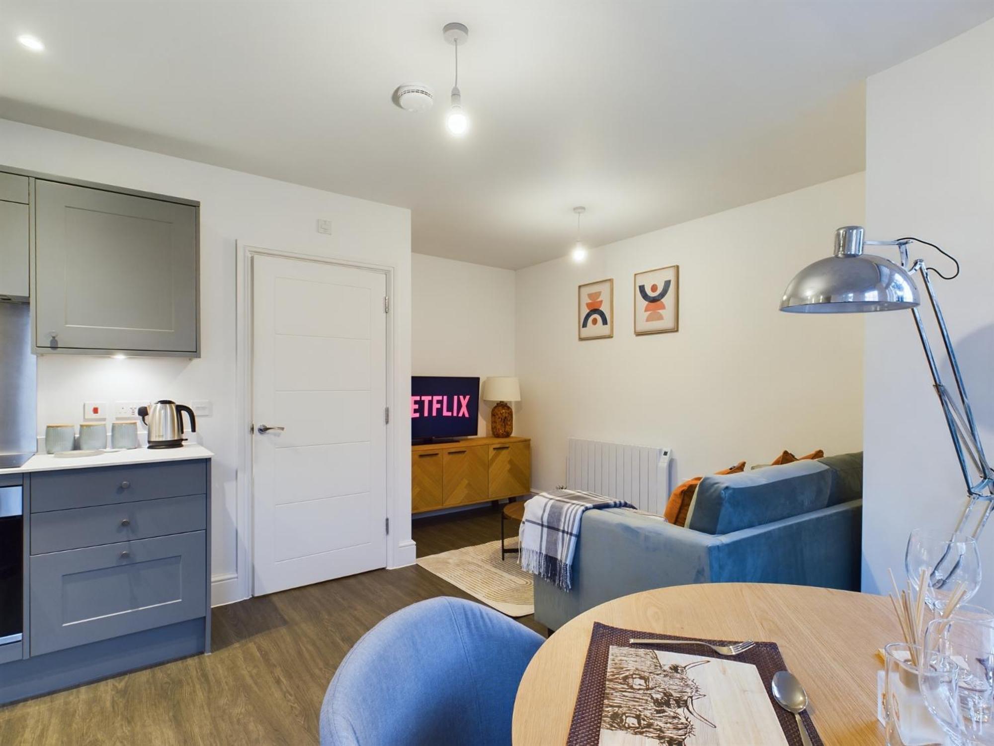 The Grove King Bed Wi-Fi Ev Charger Apartment Cheltenham Exterior photo